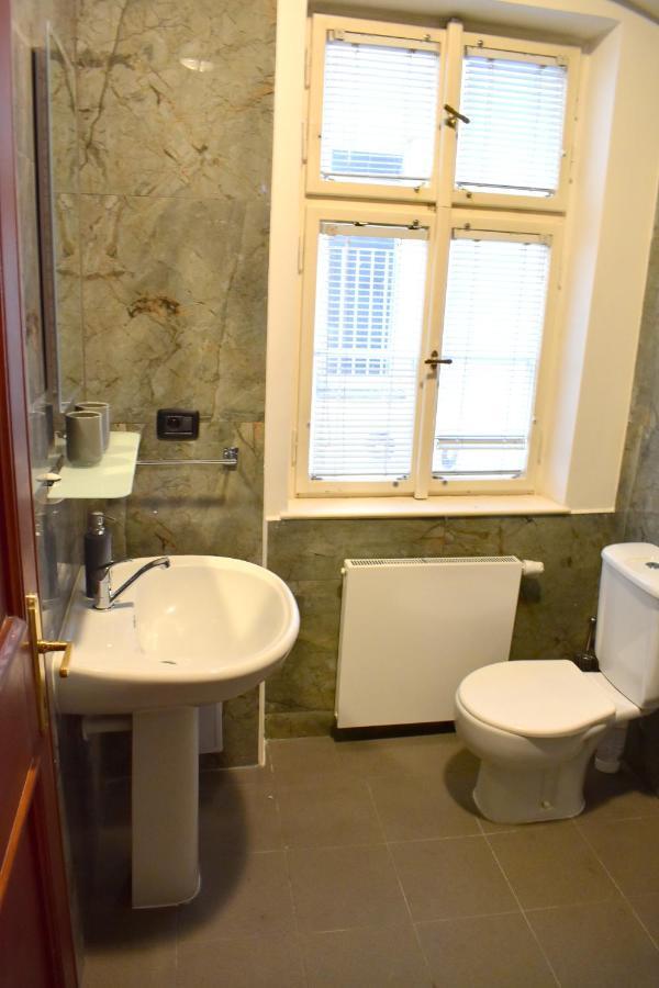 Apartment Lesser Town! Prag Exterior foto